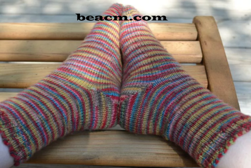 Simple knitting pattern for toe socks